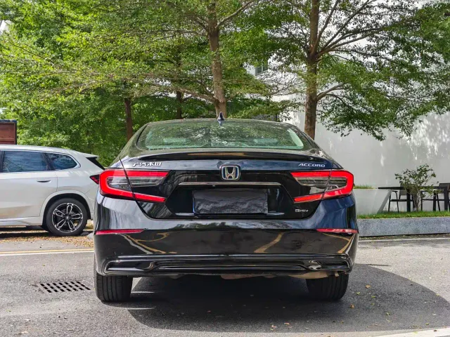 Honda Accord — Фото автомобиля 5