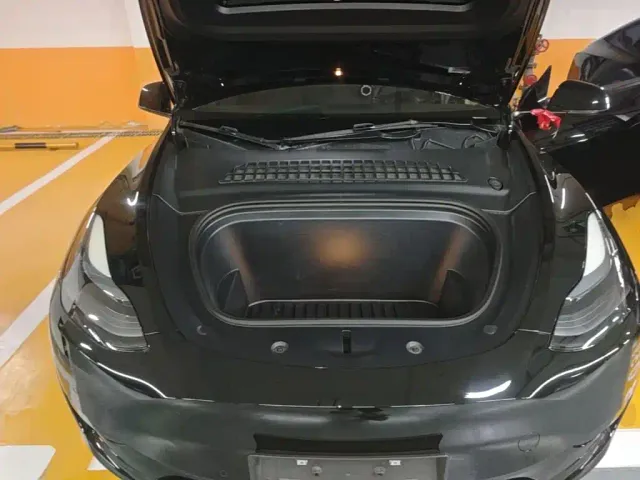 Tesla Model Y — Фото автомобиля 19
