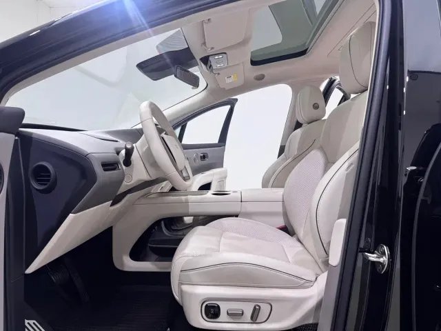 Li Auto i8 — Фото автомобиля 7