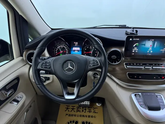 Mercedes-Benz V-Class — Фото автомобиля 10