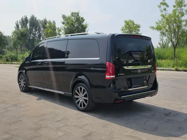 Mercedes-Benz V-Class — Фото автомобиля 3