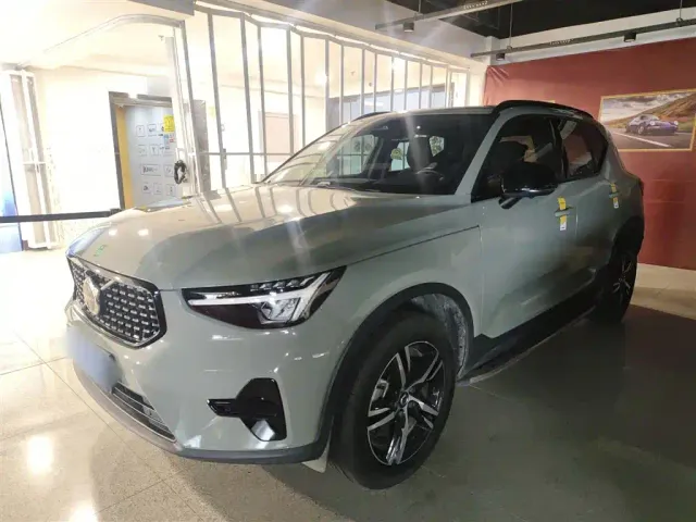 Фотография автомобиля — Volvo XC40
