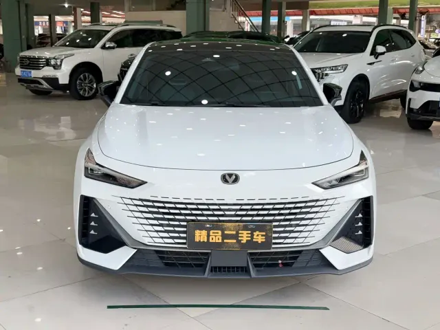 Changan UNI-V — Фото автомобиля 2