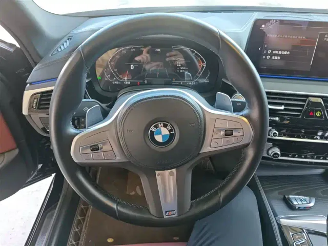 BMW 5 Series — Фото автомобиля 10