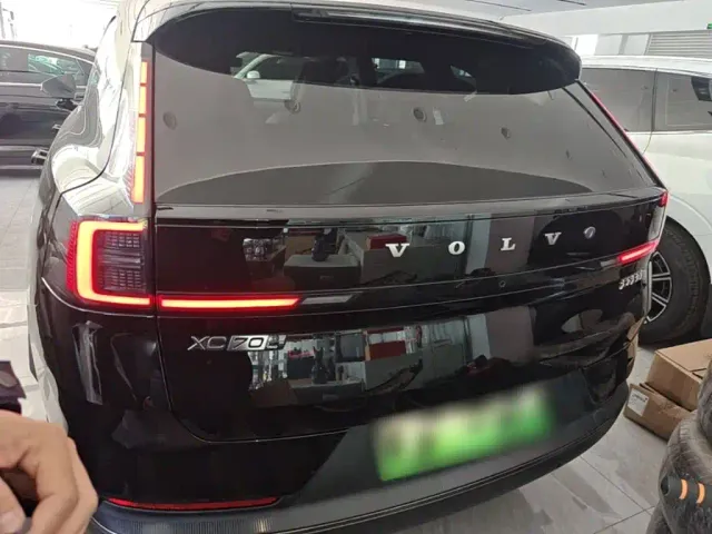 Volvo XC70 Plug-in Hybrid — Фото автомобиля 5