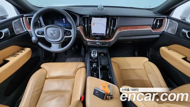 Вольво XC60 — Фото автомобиля 2
