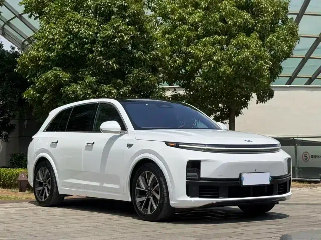 Li Auto L7 — Фото автомобиля 3