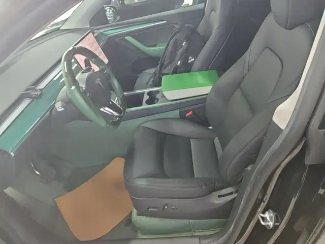Tesla Model Y — Фото автомобиля 14