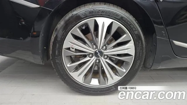 Kia K8 Signature — Фото автомобиля 5