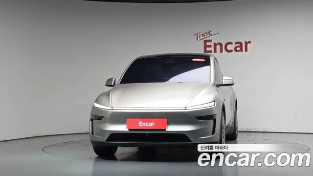 Tesla Model Y — Фото автомобиля 3
