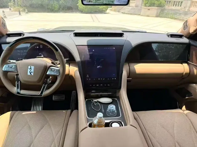 BYD U8 — Фото автомобиля 4