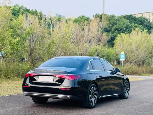 Mercedes-Benz E-Class — Фото автомобиля 7
