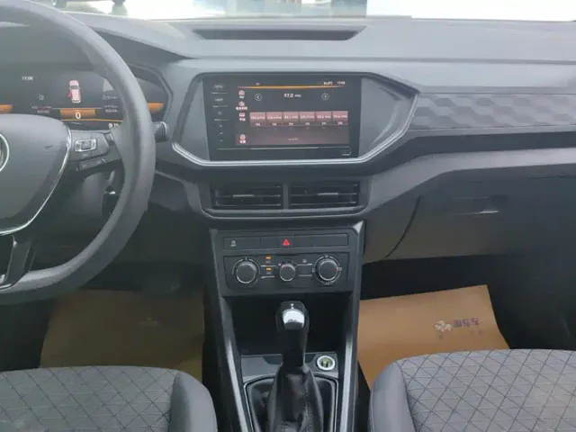 Volkswagen T-Cross — Фото автомобиля 13