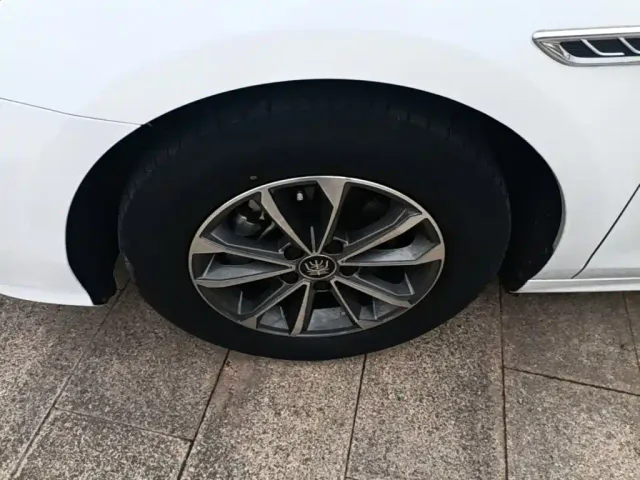 BYD Qin PLUS — Фото автомобиля 22