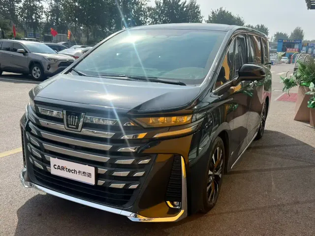 Фотография автомобиля — Toyota Vellfire
