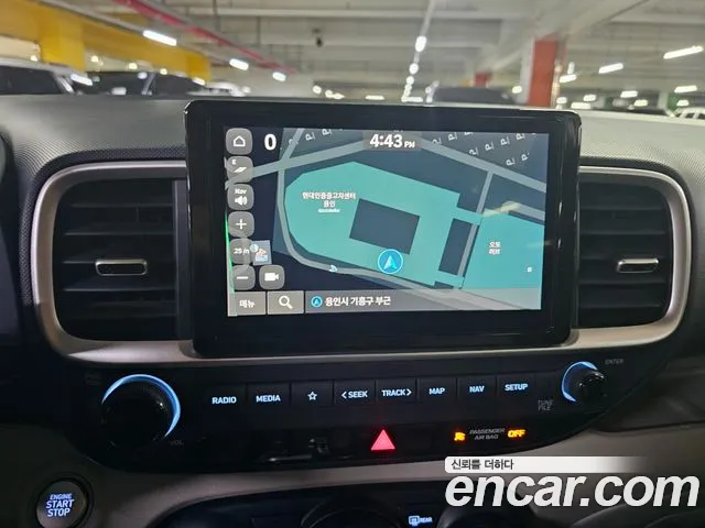 Hyundai Venue — Фото автомобиля 11