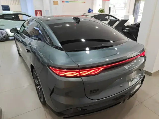 BYD Han L — Фото автомобиля 4