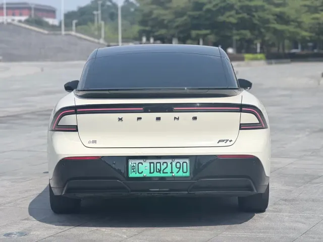 Xpeng P7+ — Фото автомобиля 8
