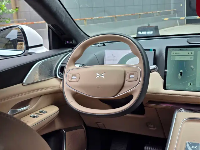 Xpeng G9 — Фото автомобиля 11