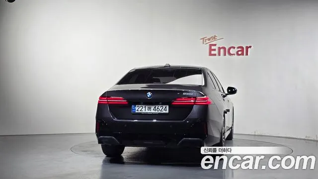 BMW 5-Series — Фото автомобиля 4