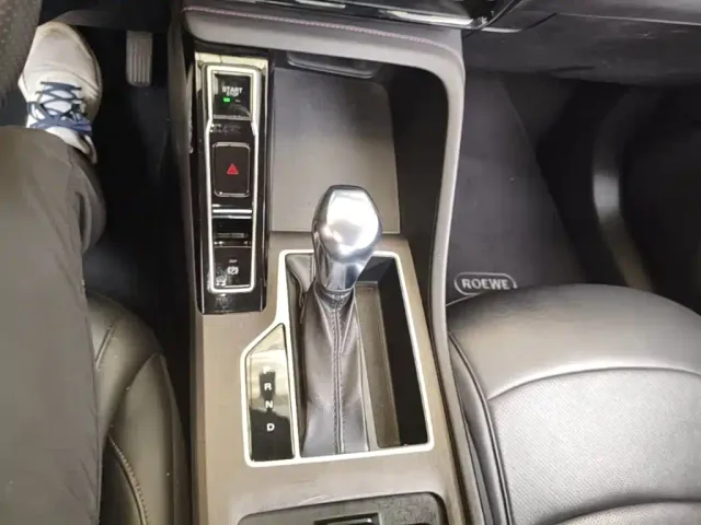 Roewe i5 — Фото автомобиля 13