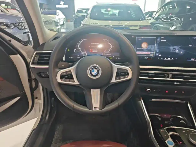 BMW i3 — Фото автомобиля 10