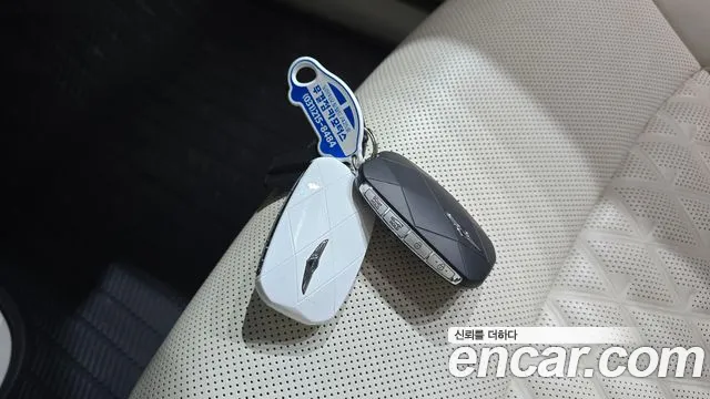 Genesis GV60 — Фото автомобиля 17
