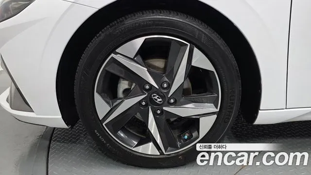 Hyundai AVANTE Avante (CN7) — Фото автомобиля 5