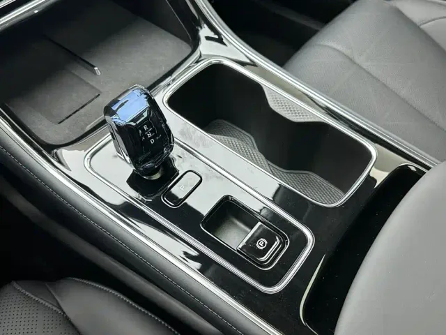 Geely Emgrand — Фото автомобиля 25