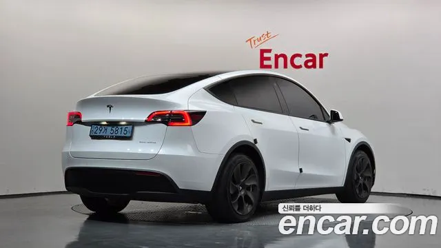 Tesla Model Y — Фото автомобиля 2