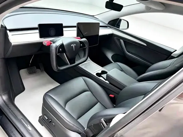 Tesla Model Y — Фото автомобиля 6