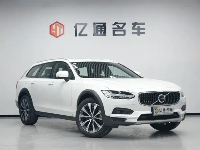 Volvo V90 — Фото автомобиля 3