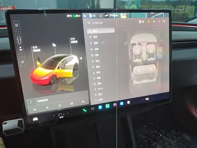 Tesla Model 3 — Фото автомобиля 12