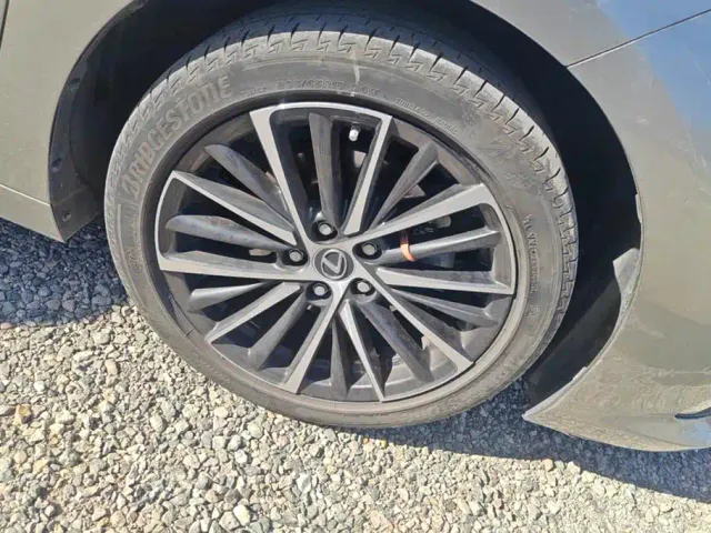 Lexus ES — Фото автомобиля 6