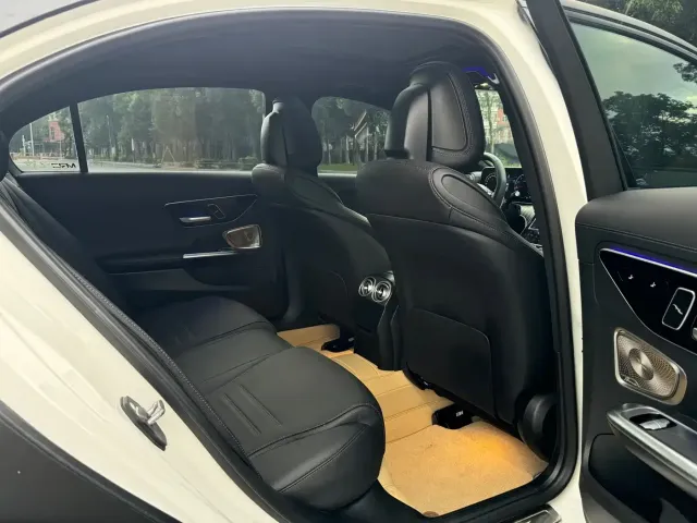 Mercedes-Benz Mercedes-Benz C-Class 2023 C 260 L Night Edition Sport — Фото автомобиля 13