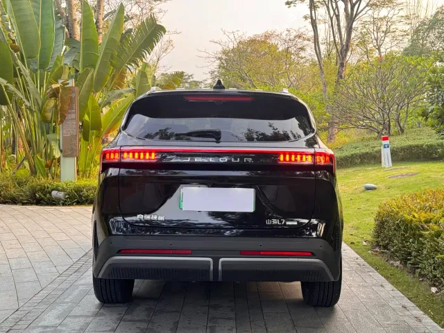 Jetour Shanhai Jetour Shanhai L7 2024 1.5T 120km ULTRA 5-seater — Фото автомобиля 11