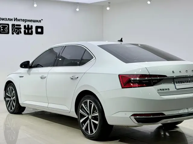 Skoda Superb — Фото автомобиля 6