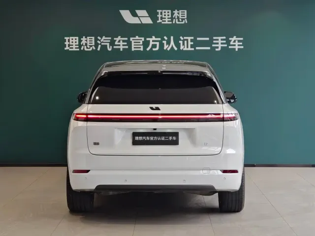Li Auto L7 — Фото автомобиля 4