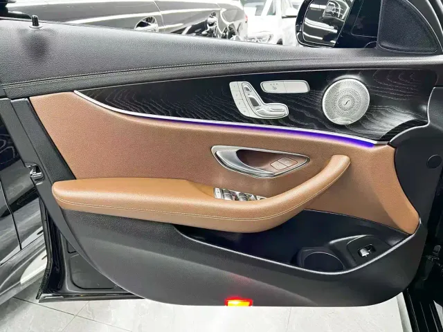 Mercedes-Benz E-Class — Фото автомобиля 10
