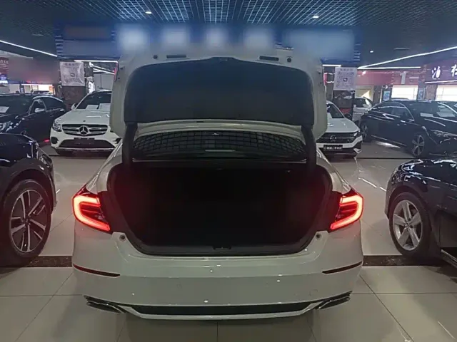 Honda Accord — Фото автомобиля 18