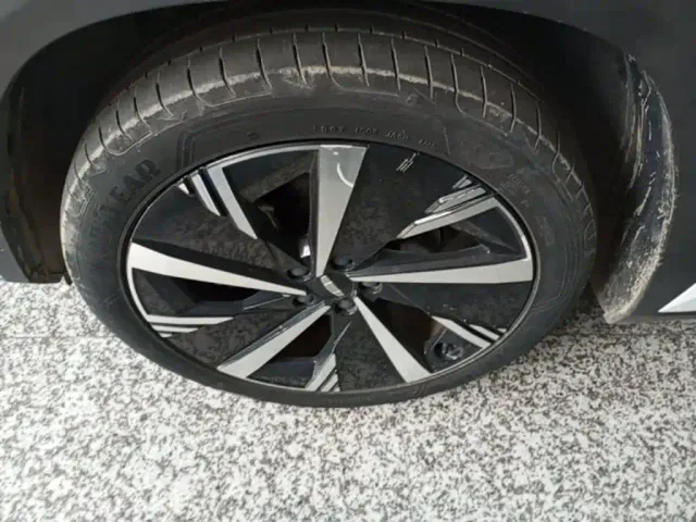Geely Boyue L — Фото автомобиля 22