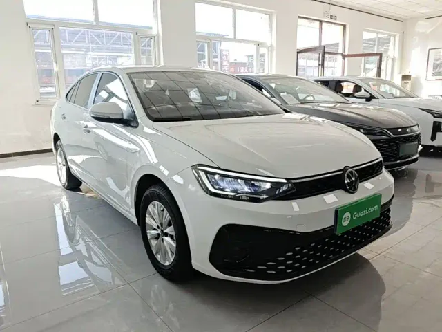Volkswagen Lavida — Фото автомобиля 3