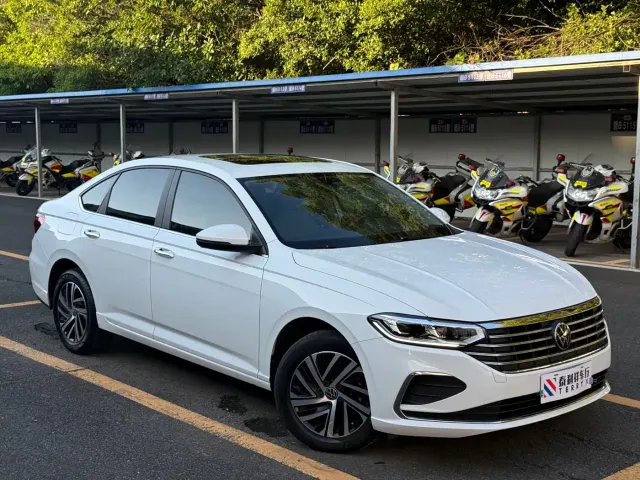 Volkswagen Lavida — Фото автомобиля 3