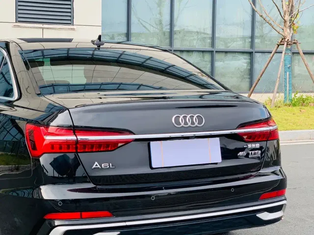 Audi A6L — Фото автомобиля 8
