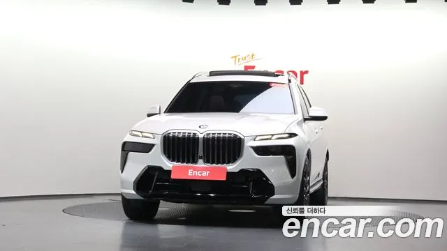 BMW X7 — Фото автомобиля 2