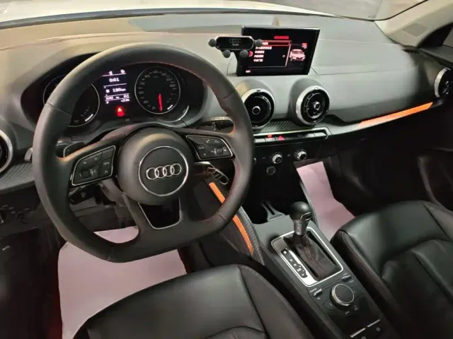 Audi Q2L — Фото автомобиля 9