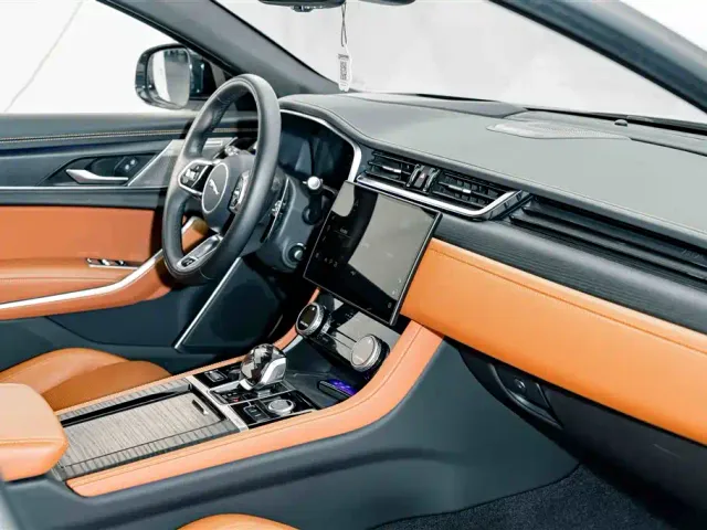 Jaguar XFL — Фото автомобиля 20