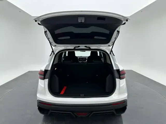 Geely Binyue — Фото автомобиля 9