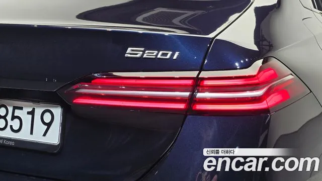 BMW 5 Series G60 — Фото автомобиля 23
