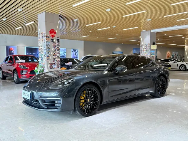 Фотография автомобиля — Porsche Panamera